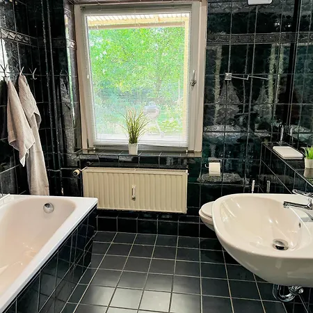 Apartment Aurora Hamburg 4zi Fuer 8-12 Personen *