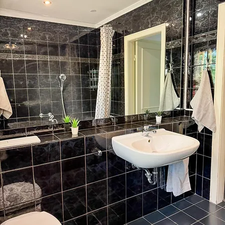 Aurora Hamburg 4zi Fuer 8-12 Personen Apartment