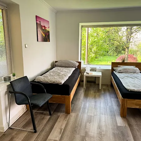 Aurora Hamburg 4zi Fuer 8-12 Personen